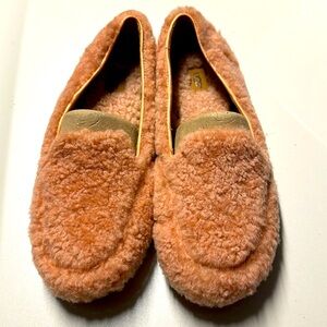 Uggs slippers fuzzy
